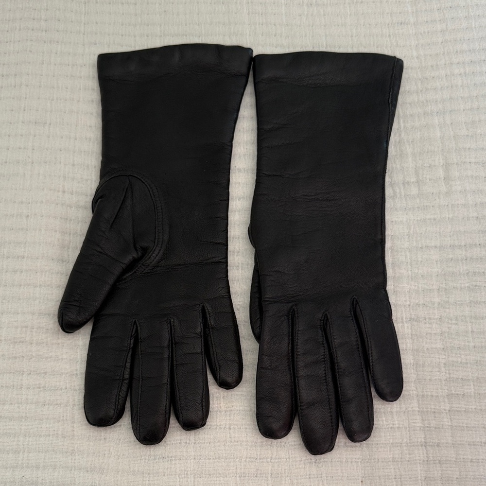 Elegant Black Leather Gloves